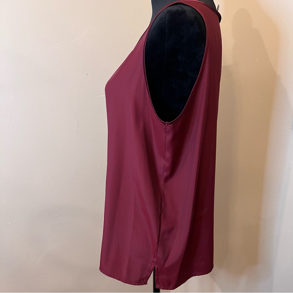 Liz Baker Burgundy Sleeveless Blouse - Picture 5 of 6